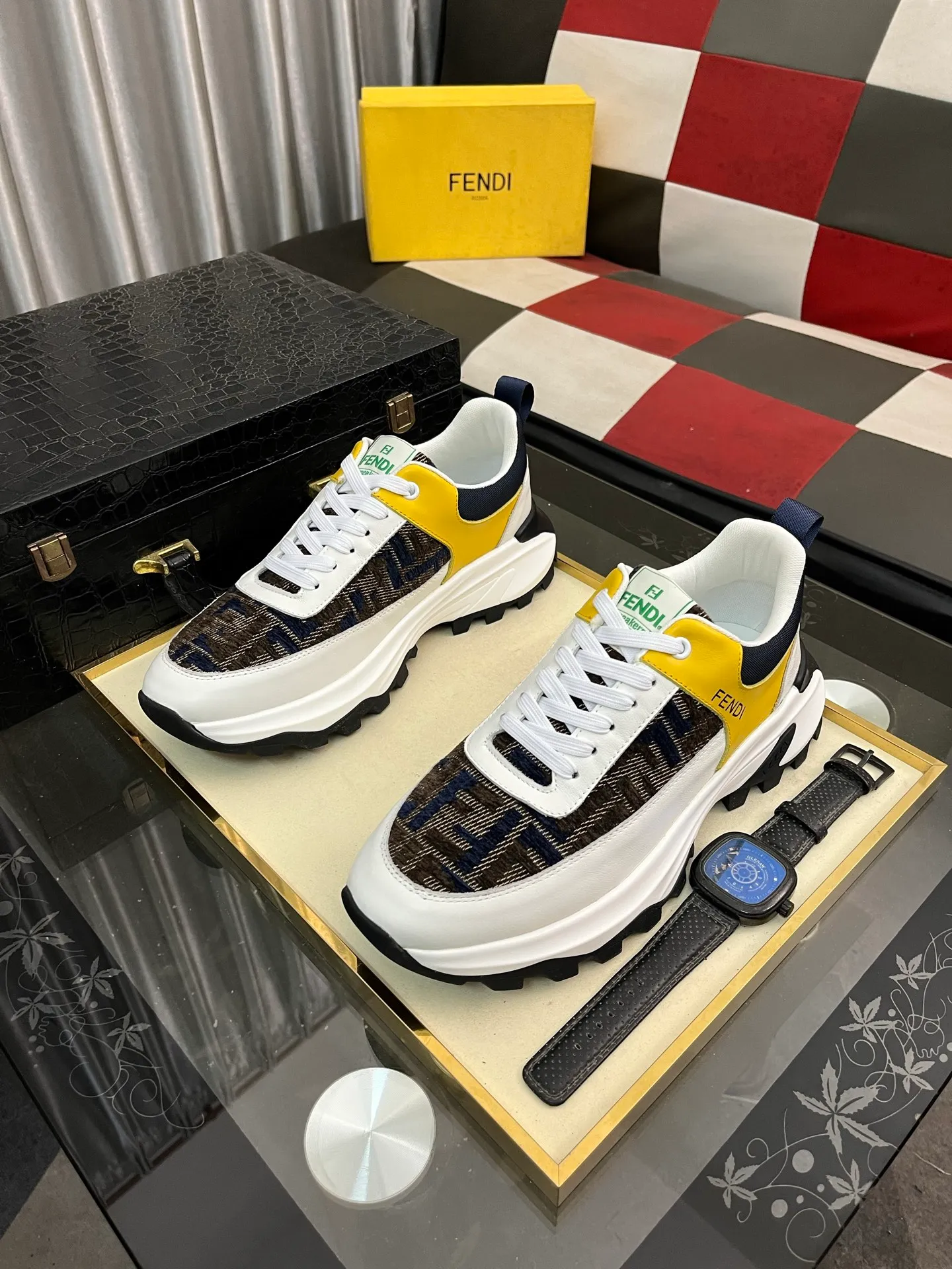Men's Men's Shoes💰458⌚️⌚️[FENDI] Fendi's classic and comfortable men's, this complex sneaker is made of soft calfskin➕genuine leather lining➕original ultra-light rubber material with rough outsole. This unique light style is suitable for the casual and refined sensibility of this season. It is comfortable and natural on the feet. It is an everyday style for casual travel in autumn and winter! 38−443️⃣colors available